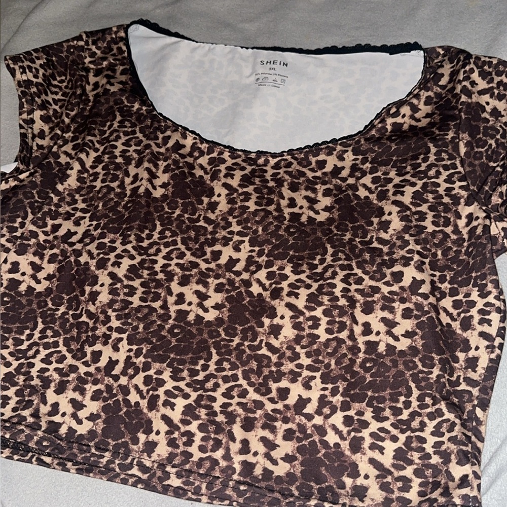 SHEIN Brown Leopard Print Crop Top
